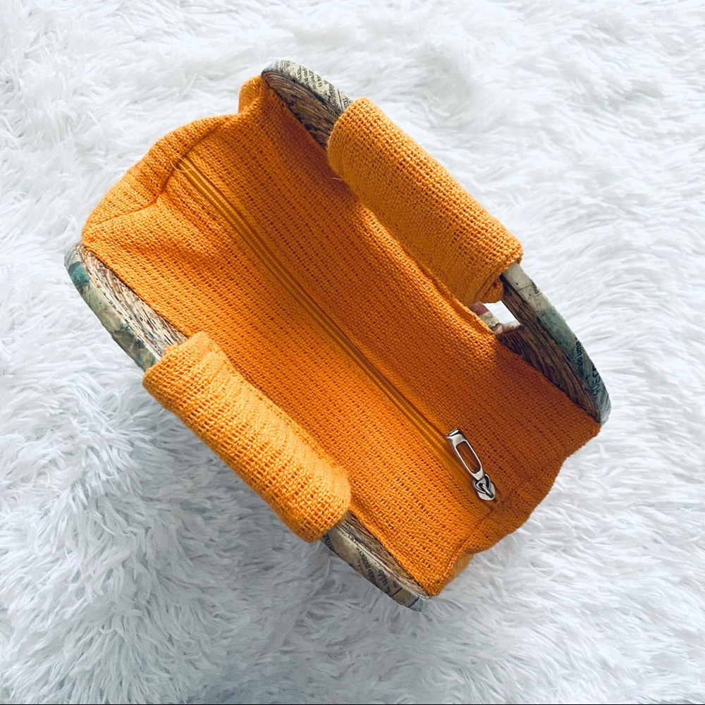 New! RARE ✨ Hand-woven Recycled Paper Handbag - Picture 5 of 9